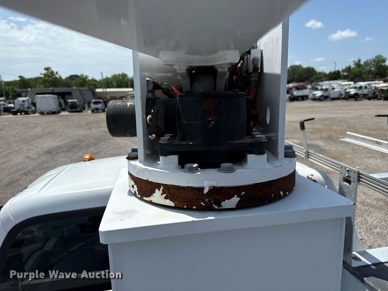 image for item EG5987 2006 Ford F450 Super Duty bucket truck