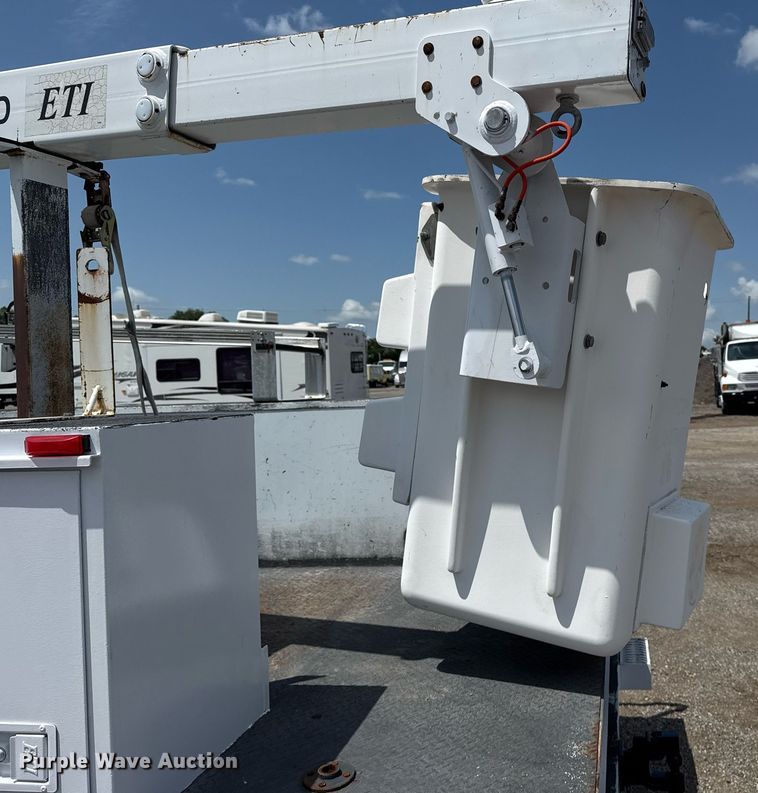 image for item EG5987 2006 Ford F450 Super Duty bucket truck