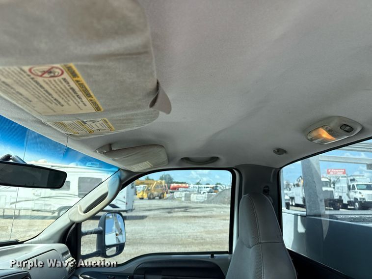 image for item EG5987 2006 Ford F450 Super Duty bucket truck