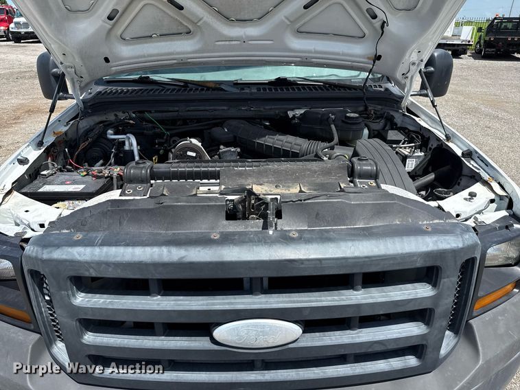 image for item EG5987 2006 Ford F450 Super Duty bucket truck