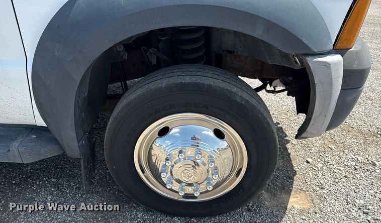 image for item EG5987 2006 Ford F450 Super Duty bucket truck