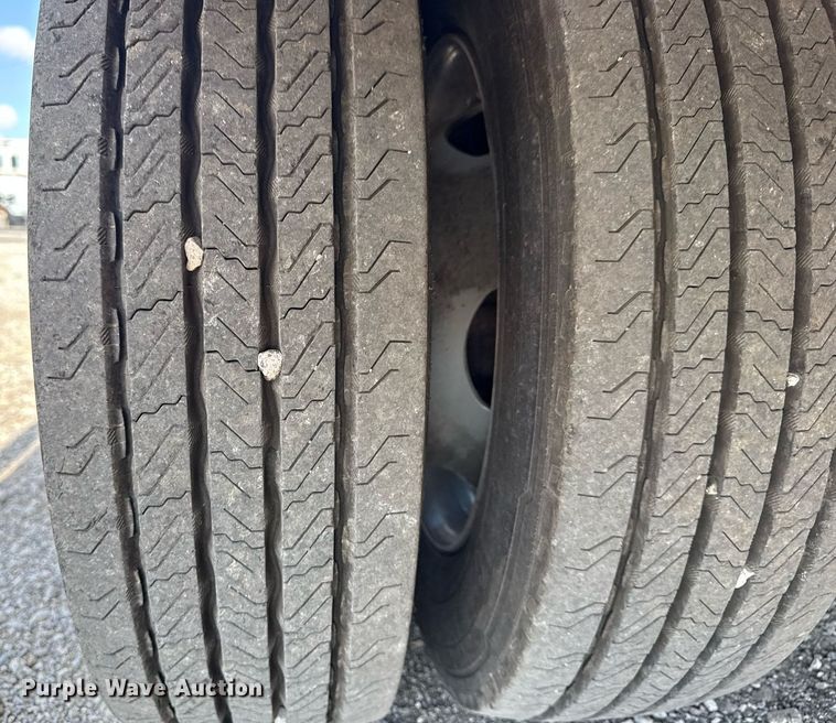 image for item EG5987 2006 Ford F450 Super Duty bucket truck