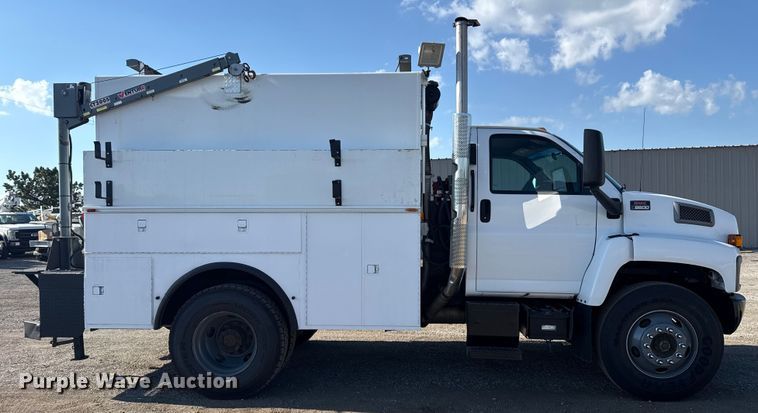 image for item EG5989 2004 GMC C8500 utility / service truck