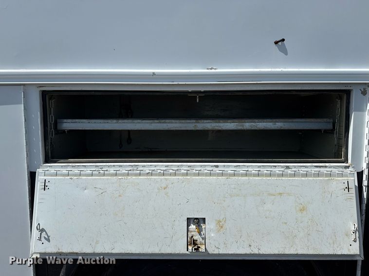 image for item EG5989 2004 GMC C8500 utility / service truck