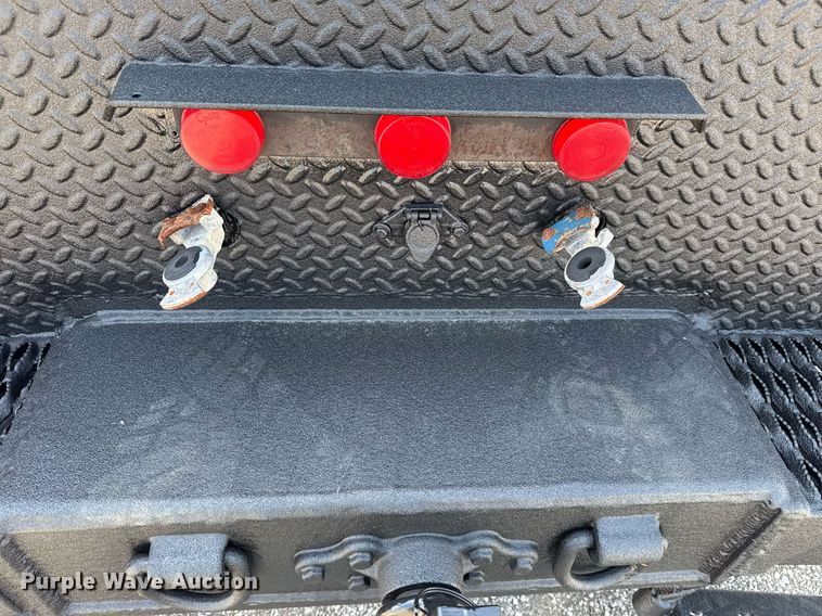 image for item EG5989 2004 GMC C8500 utility / service truck