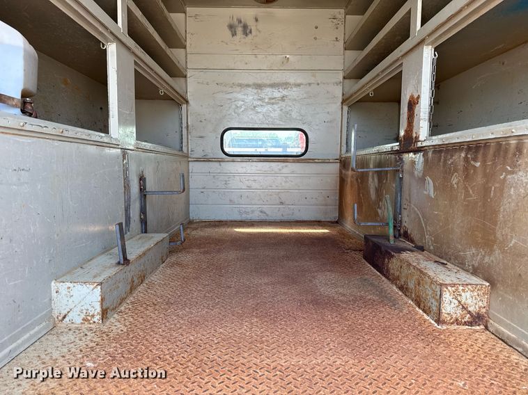 image for item EG5989 2004 GMC C8500 utility / service truck