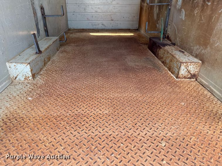 image for item EG5989 2004 GMC C8500 utility / service truck