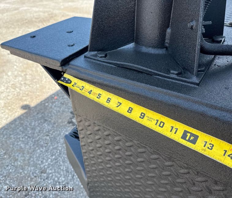 image for item EG5989 2004 GMC C8500 utility / service truck