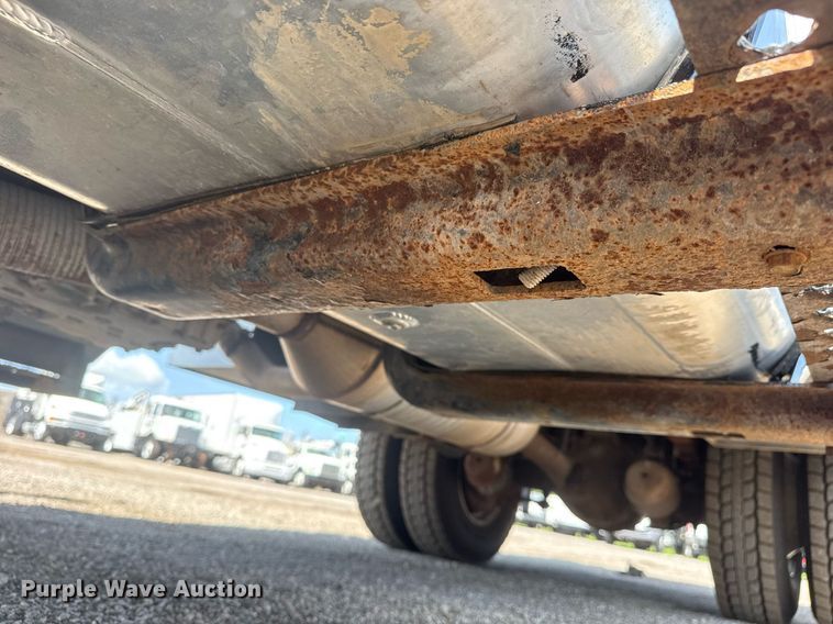 image for item EG5989 2004 GMC C8500 utility / service truck