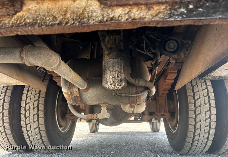 image for item EG5989 2004 GMC C8500 utility / service truck