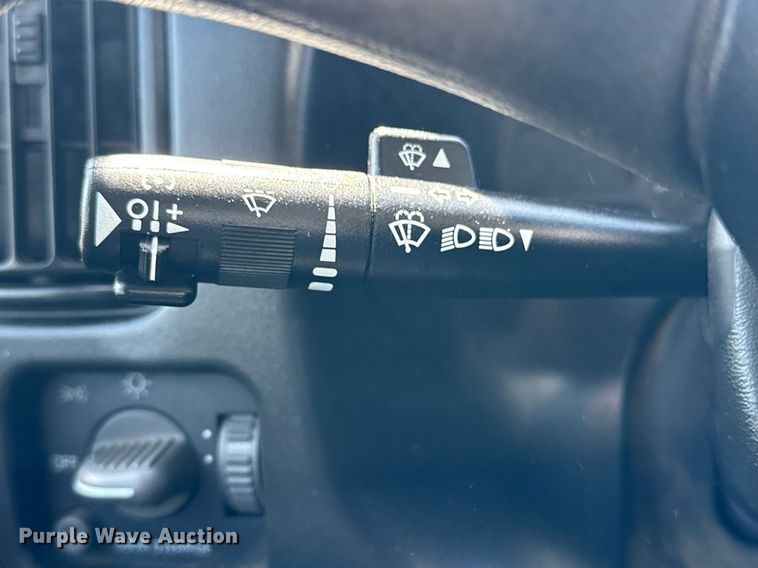 image for item EG5989 2004 GMC C8500 utility / service truck