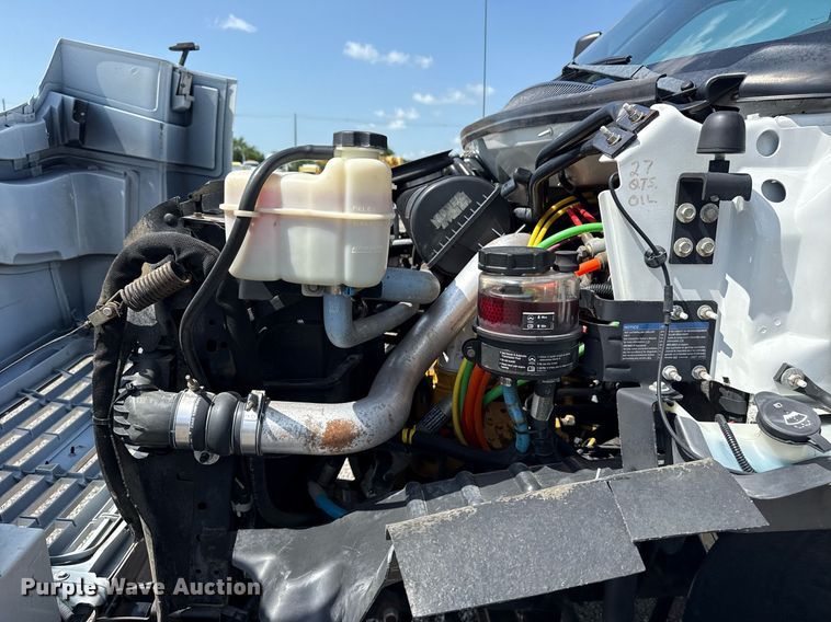 image for item EG5989 2004 GMC C8500 utility / service truck