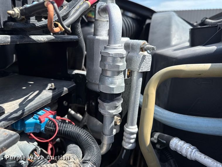 image for item EG5989 2004 GMC C8500 utility / service truck