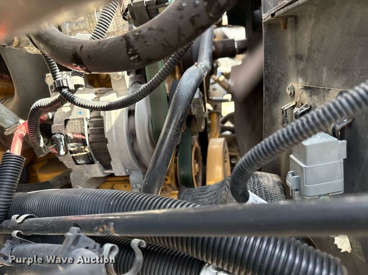 image for item EG5989 2004 GMC C8500 utility / service truck