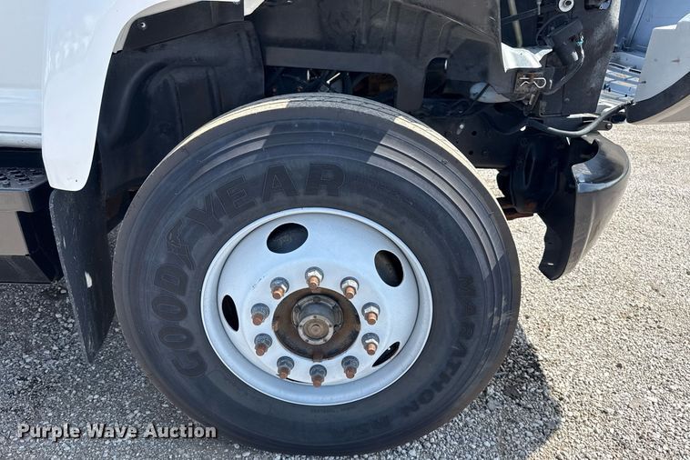 image for item EG5989 2004 GMC C8500 utility / service truck