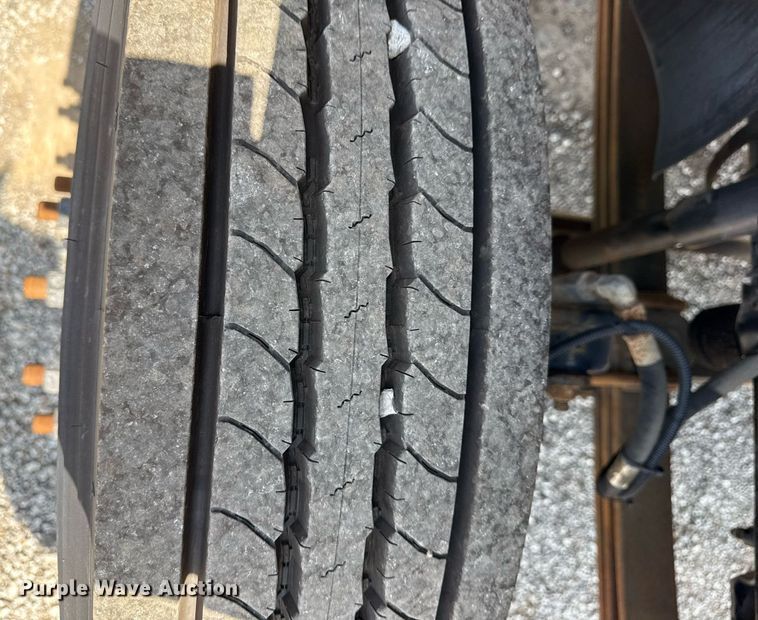 image for item EG5989 2004 GMC C8500 utility / service truck