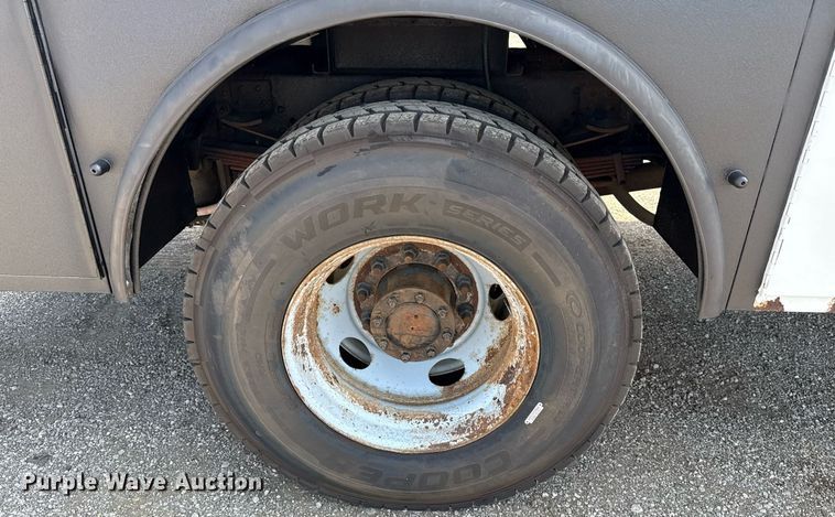 image for item EG5989 2004 GMC C8500 utility / service truck