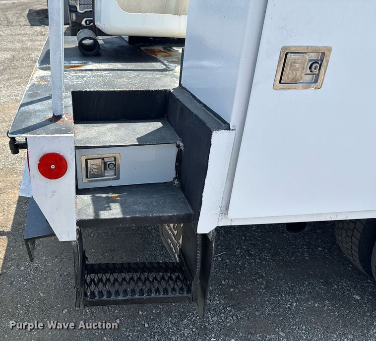 image for item EG6017 2012 Dodge Ram 4500HD bucket truck