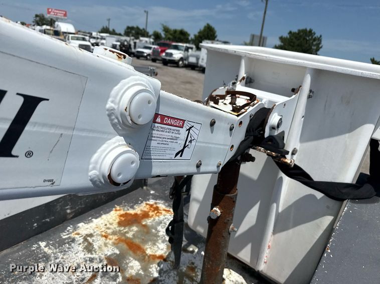 image for item EG6017 2012 Dodge Ram 4500HD bucket truck