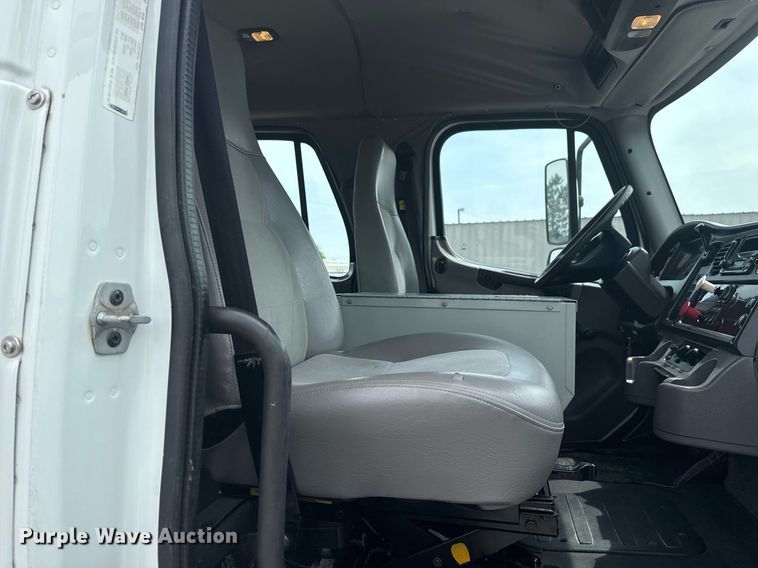 image for item EG6034 2013 Freightliner Business Class M2 Crew Cab utility / service truck