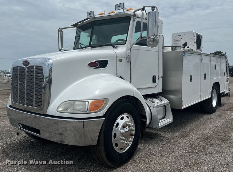 2009 Peterbilt 335
