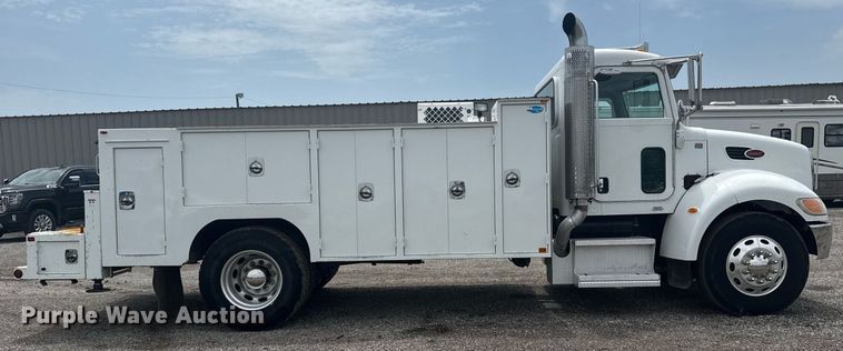 image for item EG6043 2009 Peterbilt 335 utility / service truck