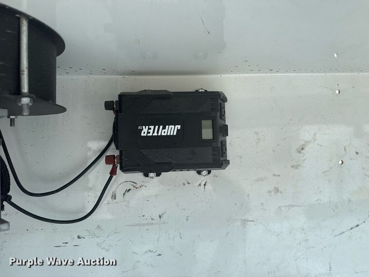 image for item EG6043 2009 Peterbilt 335 utility / service truck