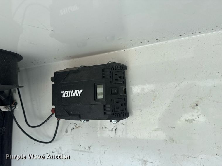 image for item EG6043 2009 Peterbilt 335 utility / service truck