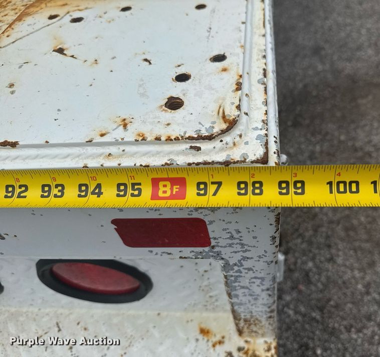 image for item EG6043 2009 Peterbilt 335 utility / service truck