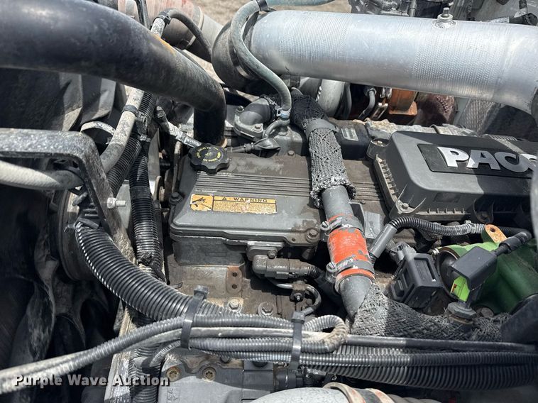 image for item EG6043 2009 Peterbilt 335 utility / service truck