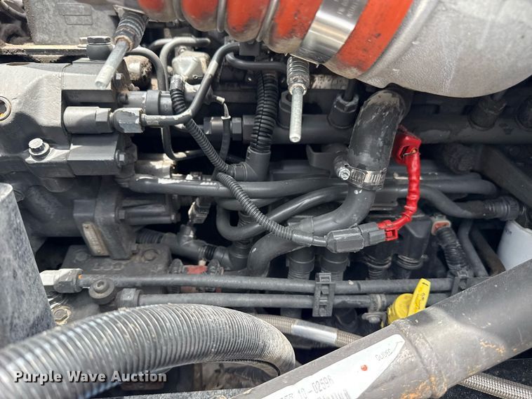 image for item EG6043 2009 Peterbilt 335 utility / service truck