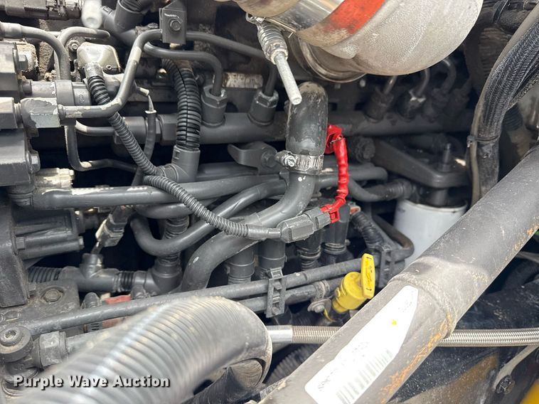 image for item EG6043 2009 Peterbilt 335 utility / service truck