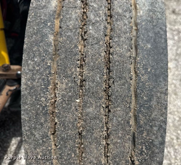 image for item EG6043 2009 Peterbilt 335 utility / service truck