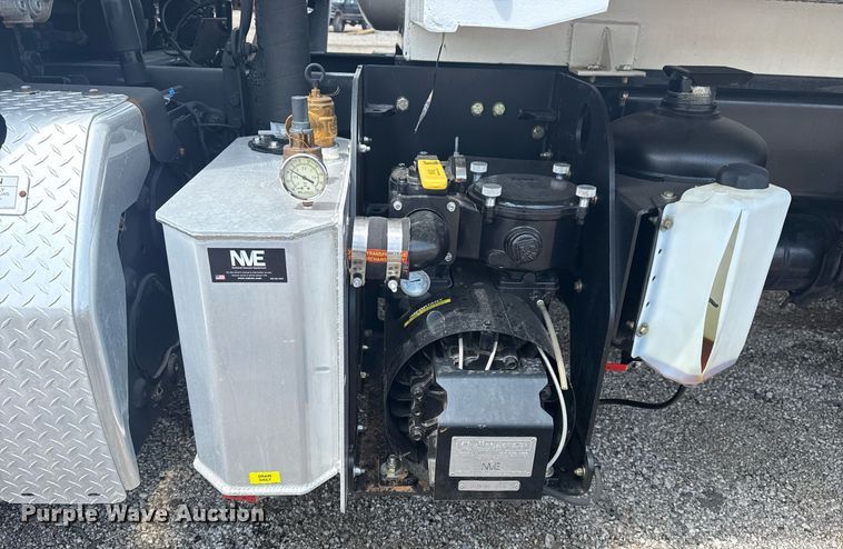 image for item EG6046 2012 Freightliner Cascadia vacuum truck