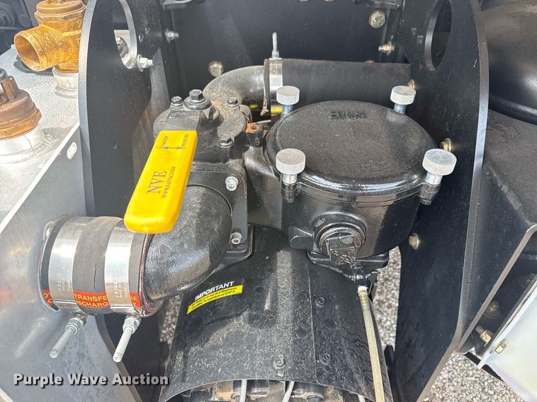 image for item EG6046 2012 Freightliner Cascadia vacuum truck