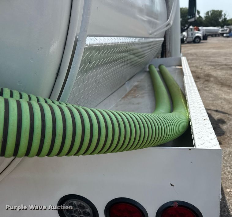 image for item EG6046 2012 Freightliner Cascadia vacuum truck