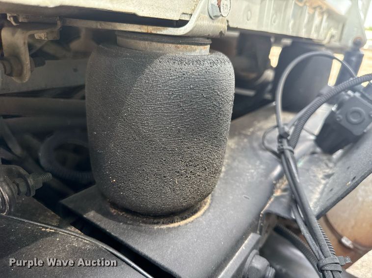 image for item EG6046 2012 Freightliner Cascadia vacuum truck