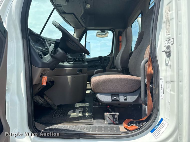 image for item EG6046 2012 Freightliner Cascadia vacuum truck