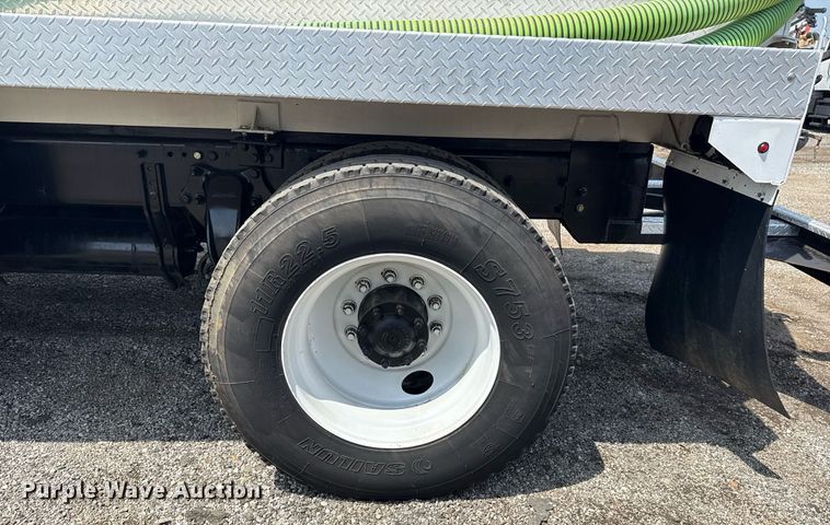 image for item EG6046 2012 Freightliner Cascadia vacuum truck