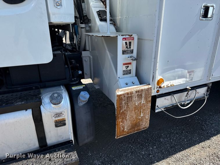 image for item EG6070 2014 Freightliner Business Class M2 bucket truck