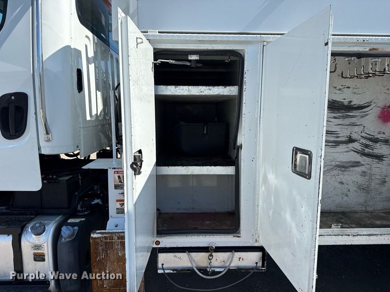 image for item EG6070 2014 Freightliner Business Class M2 bucket truck