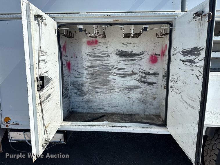 image for item EG6070 2014 Freightliner Business Class M2 bucket truck