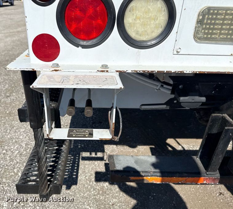 image for item EG6070 2014 Freightliner Business Class M2 bucket truck