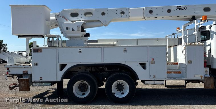 image for item EG6070 2014 Freightliner Business Class M2 bucket truck