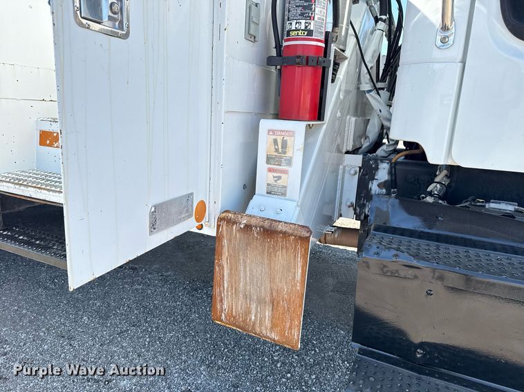 image for item EG6070 2014 Freightliner Business Class M2 bucket truck