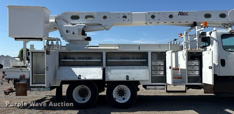 image for item EG6070 2014 Freightliner Business Class M2 bucket truck