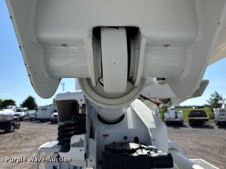 image for item EG6070 2014 Freightliner Business Class M2 bucket truck