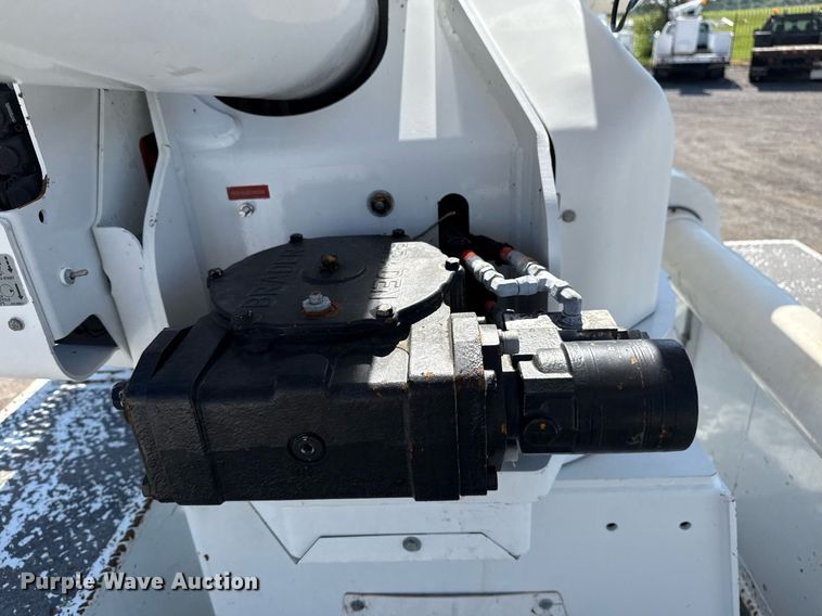 image for item EG6070 2014 Freightliner Business Class M2 bucket truck