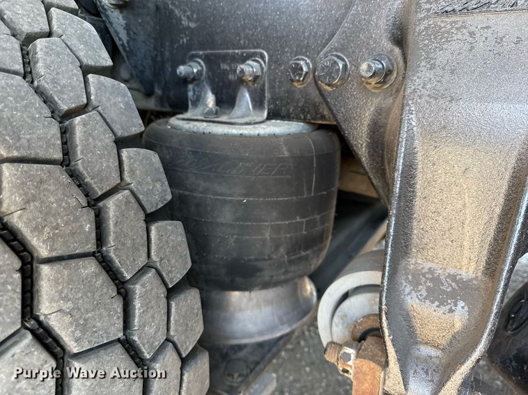 image for item EG6070 2014 Freightliner Business Class M2 bucket truck