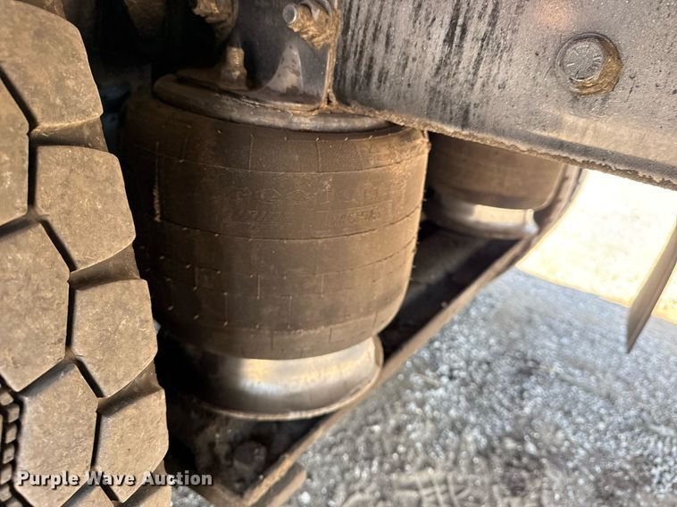 image for item EG6070 2014 Freightliner Business Class M2 bucket truck